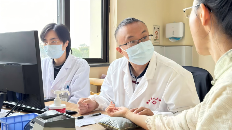 浙江省中医院消化内科专家金海峰门诊